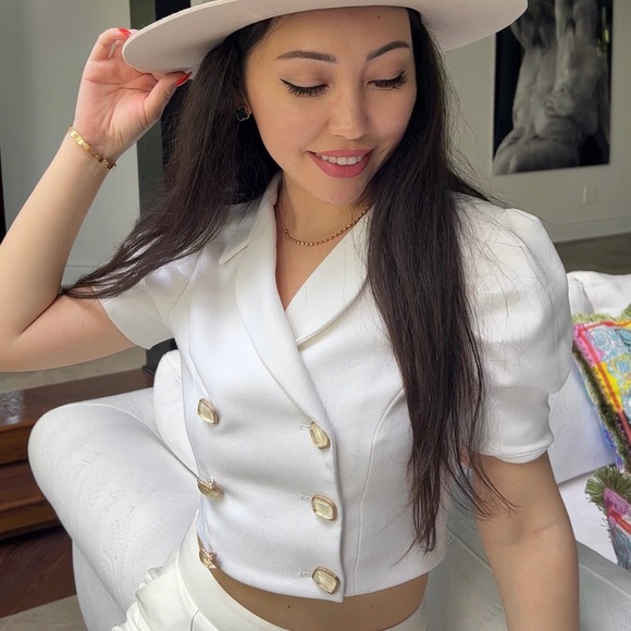 White blouse top - Picture 3 of 6